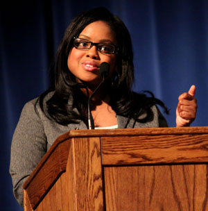 Public speaker Hydeia Broadbent spoke about her experience dealing with AIDS and preventing HIV in the Kiva on Feb. 8. Photo by Adrianne Bastas.