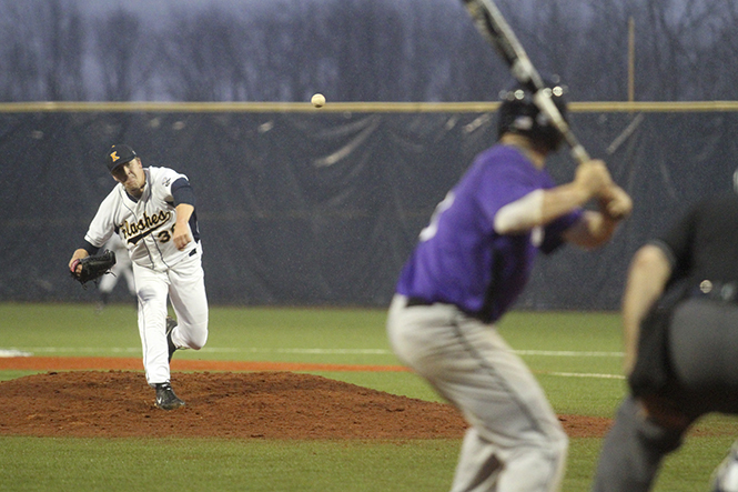 Sophomore Pitcher Brian Clark throws against Niagara at Schoonover Stadium on Tuesday, April 16. The Flashes swept the Purple Eagles with a score of 19-1, and will face them again Wednesday at 5:00 p.m. Photo by Brian Smith.