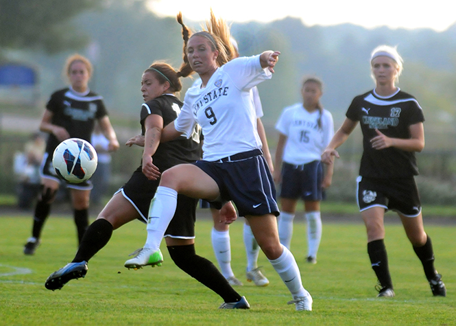 Freshman forward, Morgan Williams gains possession of the ball in Kent State's game against Cleveland State on Friday, August 30. The flashes won the game 1-0. Photo by Rachael Le Goubin.