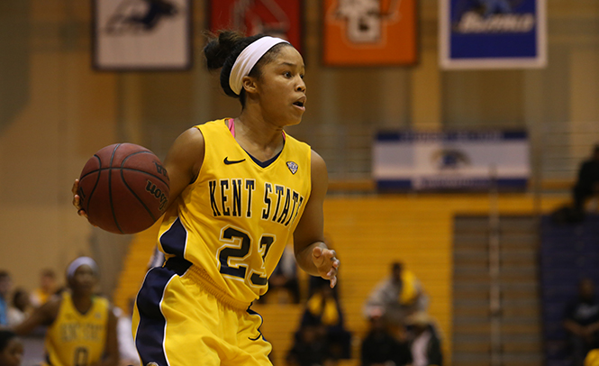 Junior guard Mikell Chinn looks for an open player during the Niagara defense in the MAC Center on Wednesday December 4, 2013. The Flashes won the game 69-46. Photo by Brian Smith.