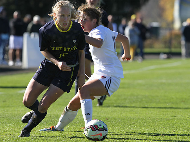 Redshirt freshman forward/midfielder Doni Capehart controls the ball in the game against Central Michigan on Sunday, Oct. 26, 2014. The Flashes lost, 0-1.