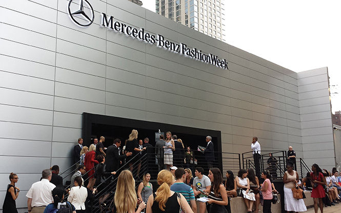 The plaza at Lincoln Center on Manhattan’s Upper West Side once again was peppered with people taking in the stylish sights of guests on their way to Mercedes-Benz Fashion Week. This season, as in recent seasons, more and more designers are leaving the tents to hold their shows elsewhere across the city. 