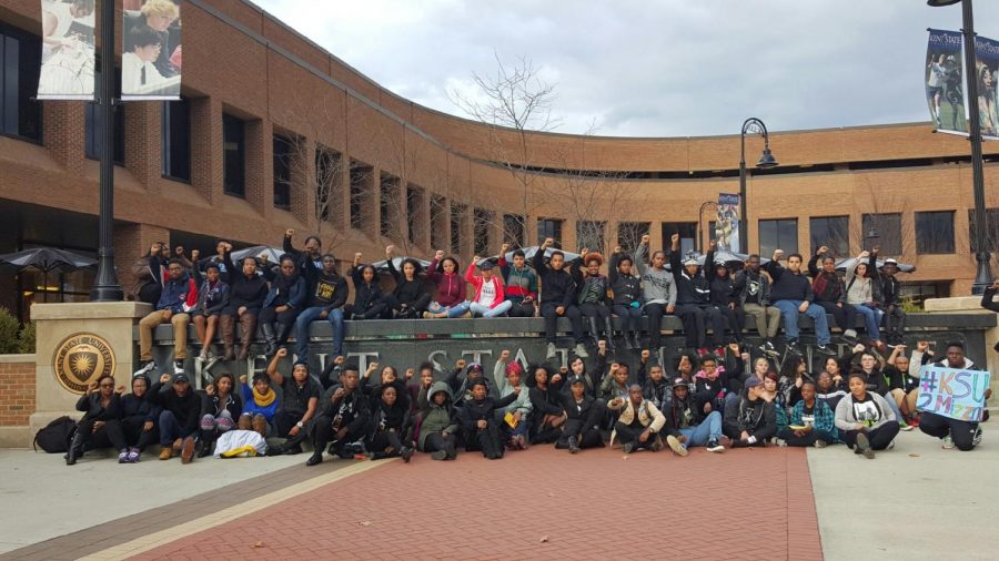 Students take group photo to show solidarity to the University of Missouri on Nov.19, 2015