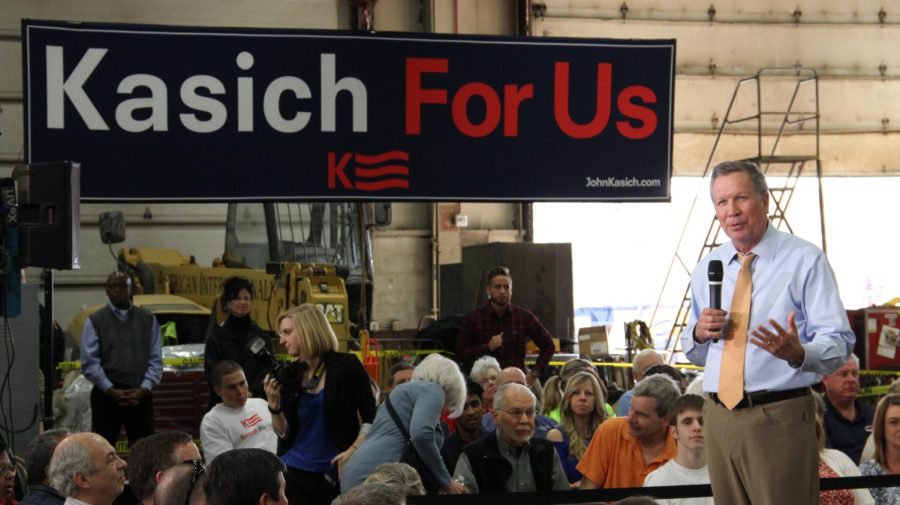 Ohio Governor John Kasich talks to supporters at the Ohio CAT headquarters in Broadview Heights on Tuesday, March 8, 2016.