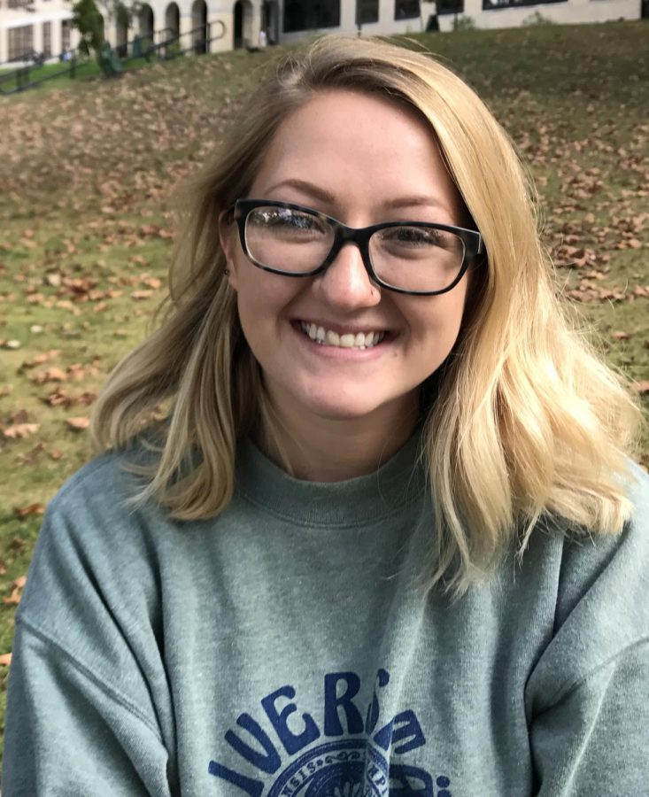 Lynsie Sydenstricker, a sophomore studio arts major, poses for a portrait on Tuesday, Oct. 10, 2017.