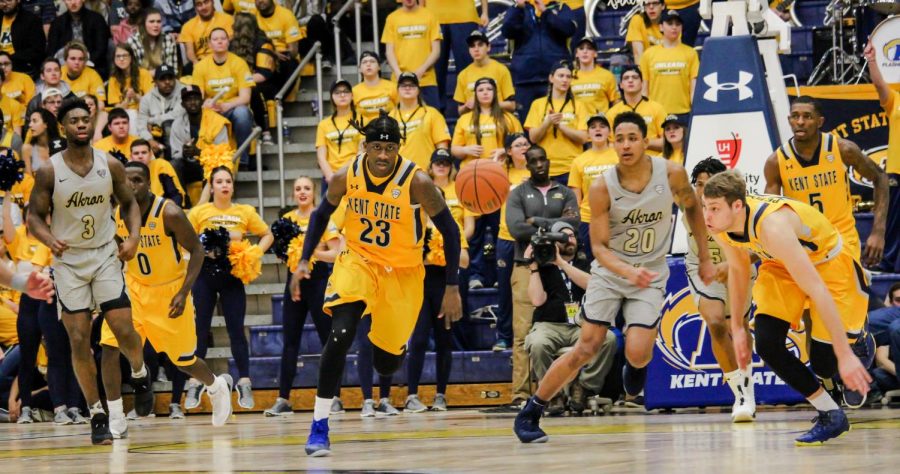 Junior guard Jaylin Walker chases a loose ball during Kent State's 78-68 win over Akron on Feb. 17, 2018. Walker scored a season-high 27 points in the win.