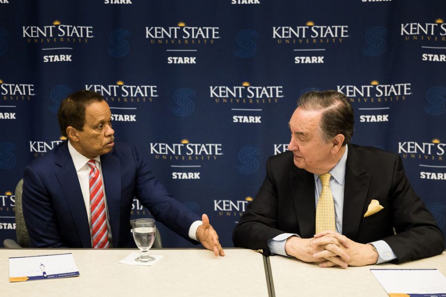 Juan Williams (left) and Cal Williams debate during Kent Stark's featured speaker series on Thursday, April 12. 