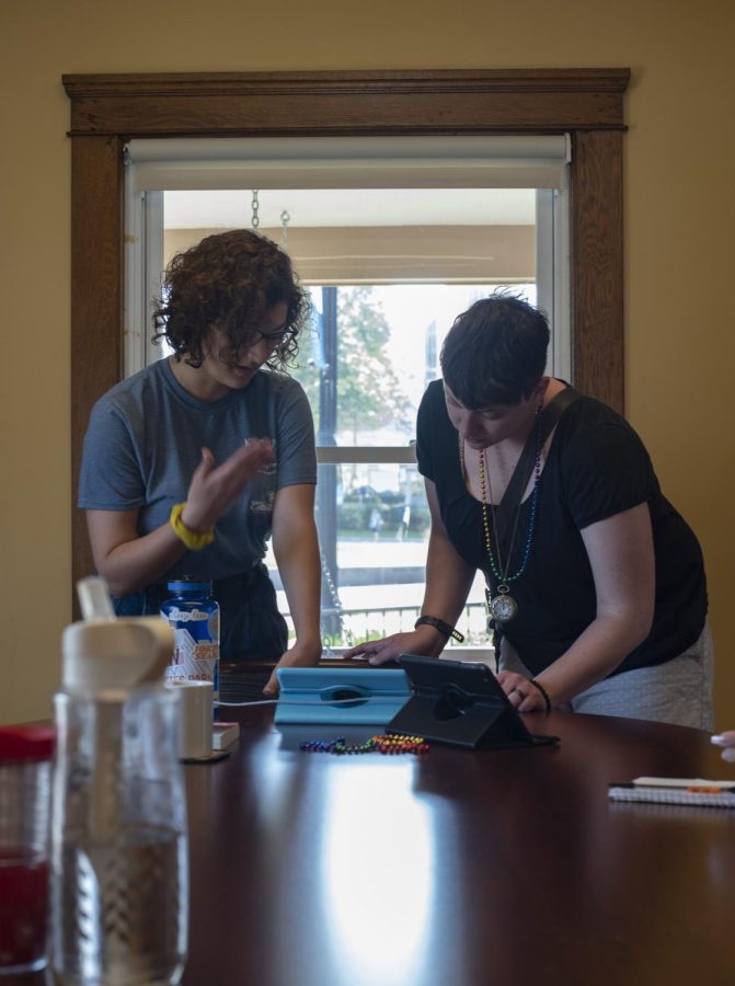 Graduate Wick Fellow Carrie George gives a tour to Moira Ledinsky a former Kent State student during homecoming on Sept. 21, 2019. Ledinsky entered a line in the Traveling Stanza poem.