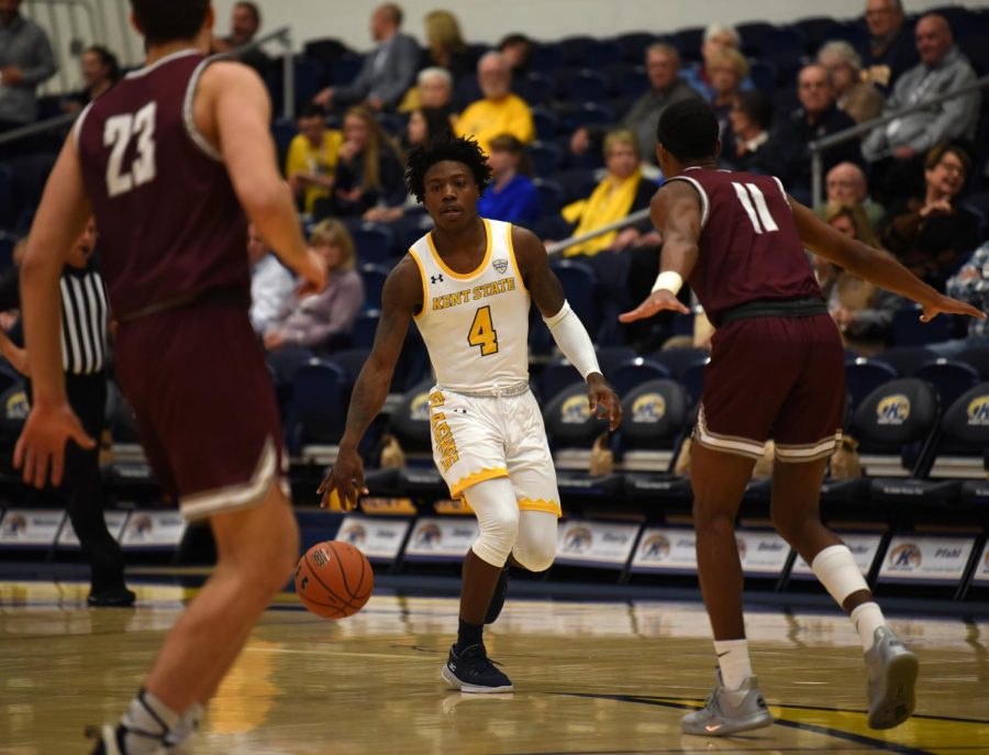 Senior Antonio Williams looks for driving lane during first half against Concord on Nov. 21, 2019. Kent State University won 89-59 against Concord University.