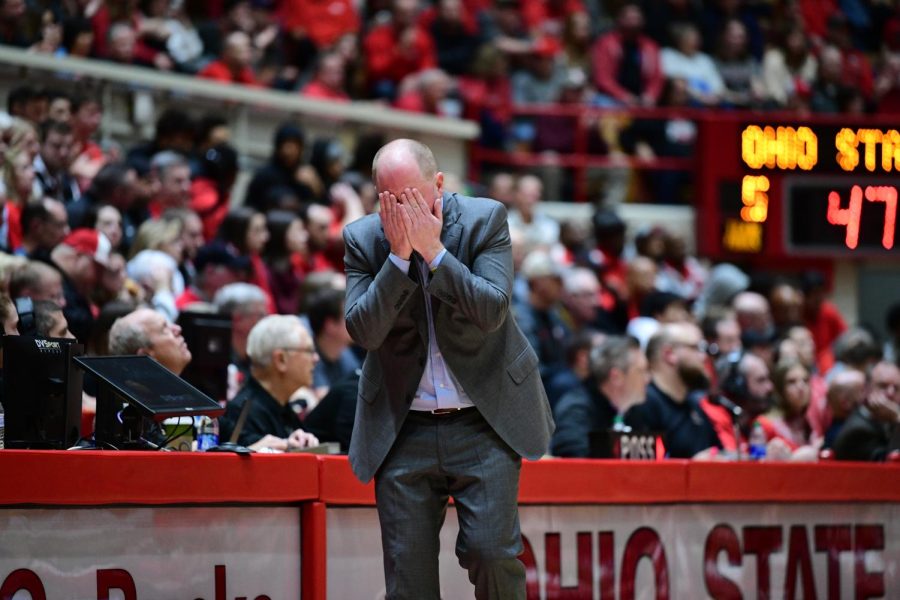 Kent State coach Rob Senderoff covers his face during Kent State's 71-52 loss at Ohio State on Nov. 25.