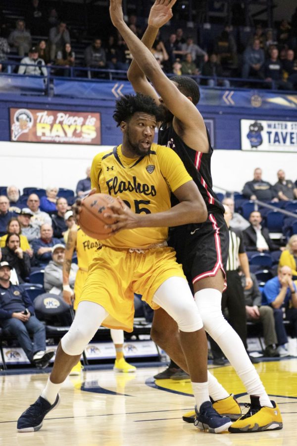 Senior forward Philip Whittington (25) attempts to make a shot during the men's basketball game on Feb. 4, 2020 against Ball State. Kent State lost 62-54. Whittington scored a game-high 18 points on 7-for-10 shooting.