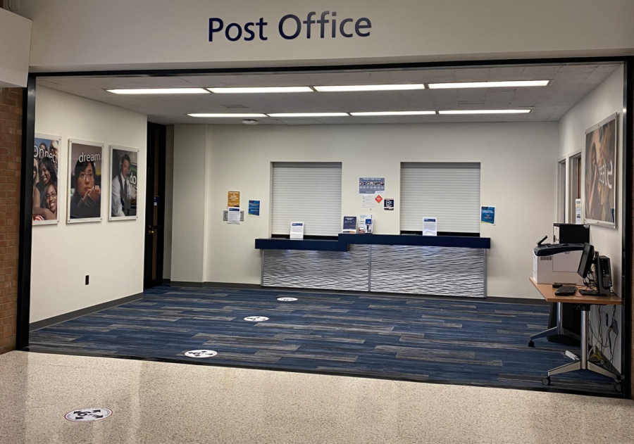 The post office located in the Kent State Student Center is temporarily closed, pictured on Tuesday, Oct. 20. 