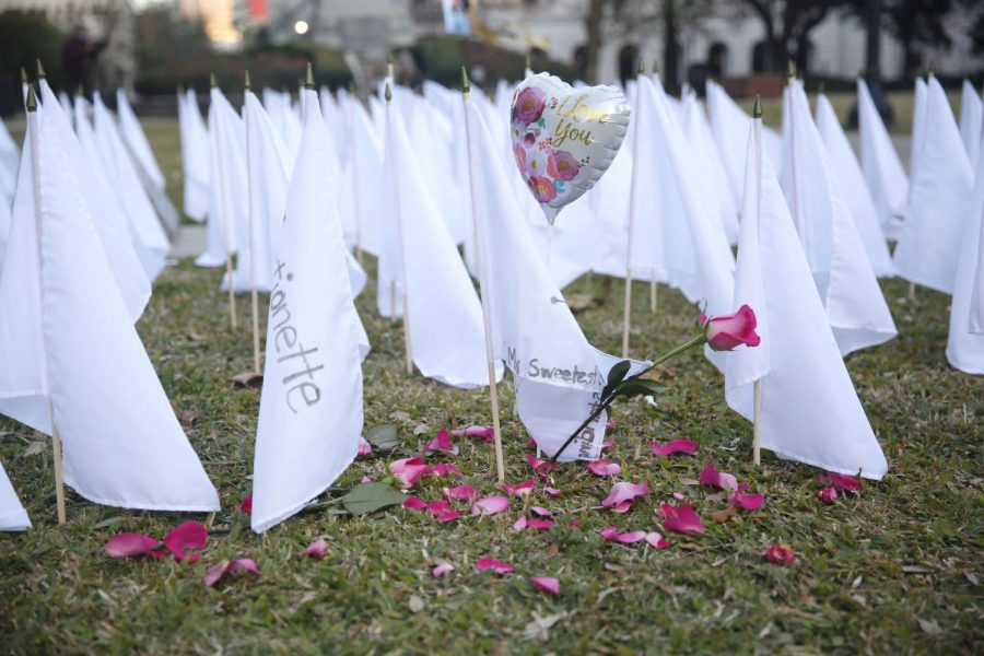 NEW ORLEANS, Jan. 19, 2021 -- A memorial service for people who lost lives to COVID-19 is held in New Orleans, Louisiana, the United States, Jan. 19, 2021. (Photo by Lan Wei/Xinhua via Getty) (Xinhua/Lan Wei via Getty Images)