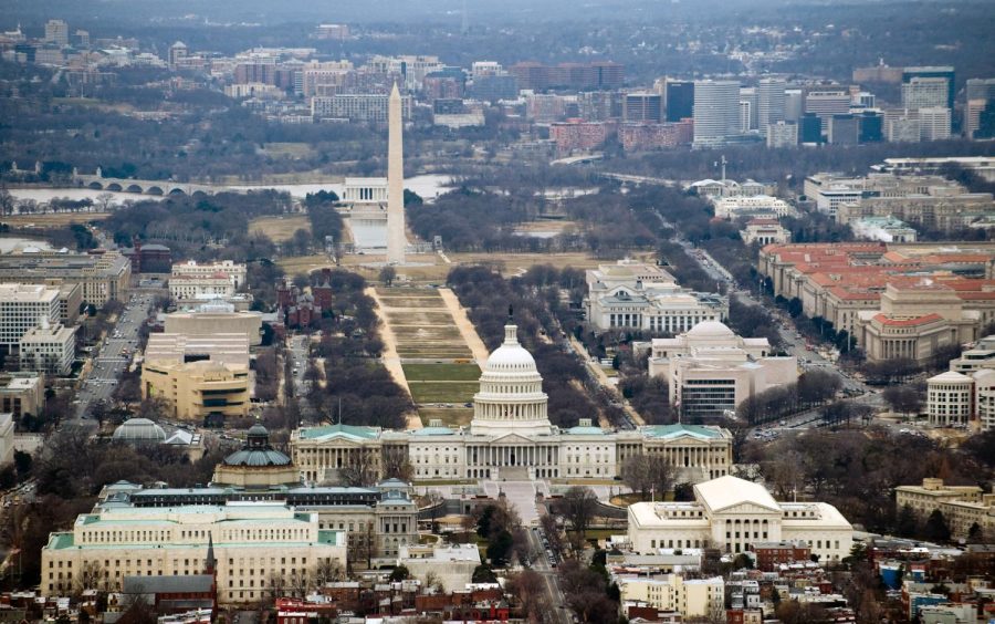 The skyline of Washington, DC, including the US Capitol building, Washington Monument, Lincoln Memorial and National Mall, is seen from the air, January 29, 2010. 