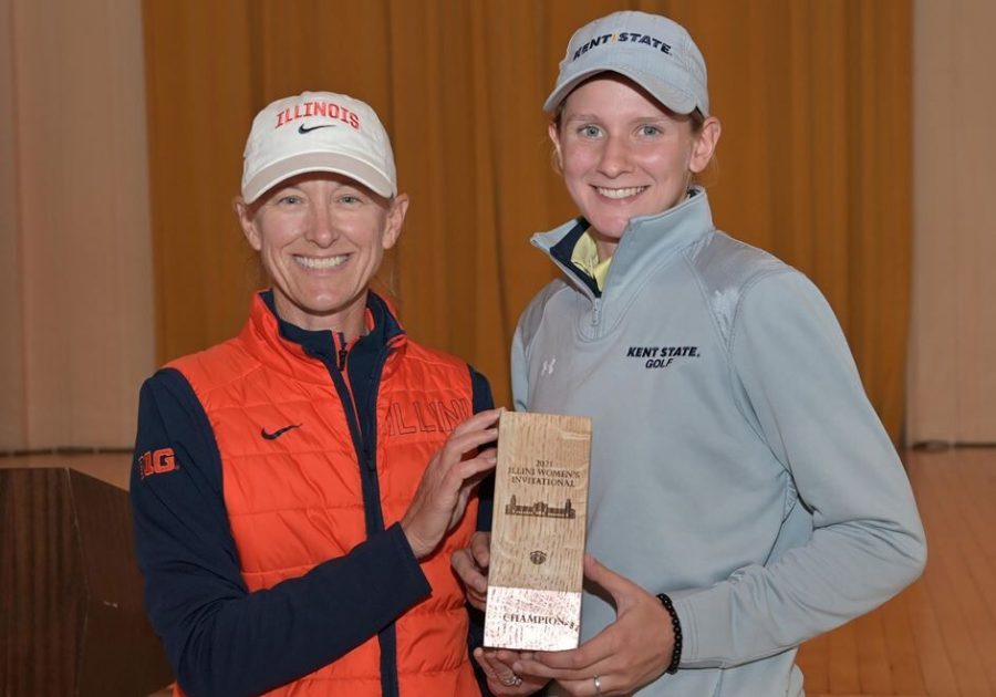 Kent State senior golfer Emily Price receives her award for placing first overall at the Illini Women's Invitational at Medinah Country Club in Medinah, Illinois on Tuesday, Oct. 12. 