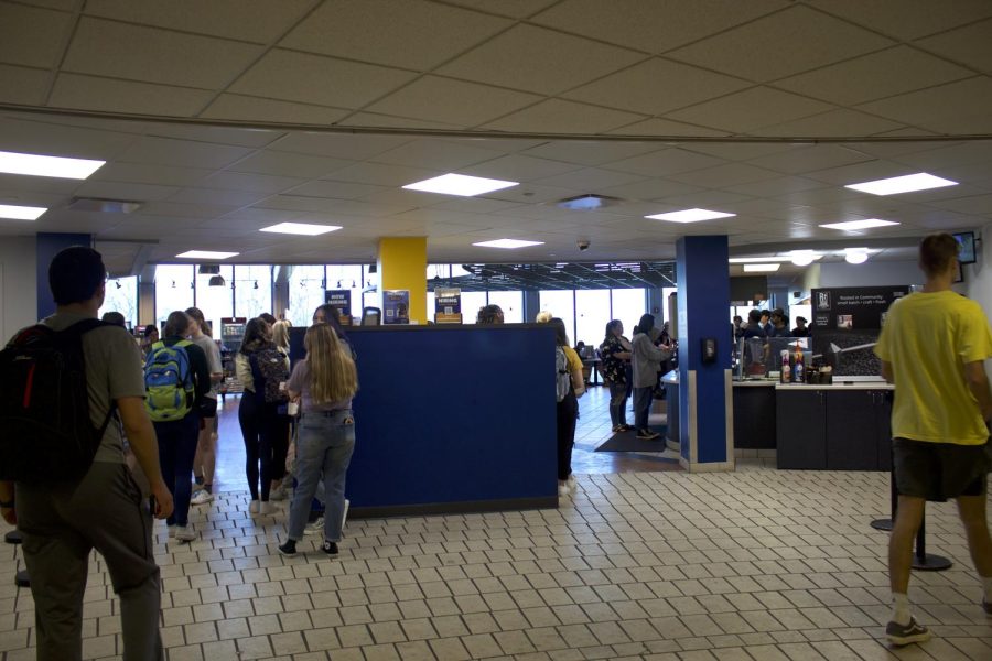 Rosies Diner and Market in Tri-Towers Rotunda. Is connected to all three resident halls and serves both breakfast and dinner.