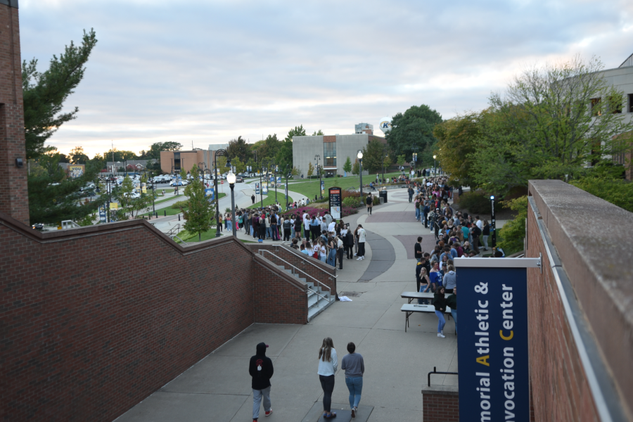 Over 1,000 students lined up and attended Yung Gravy's concert on September 29. 