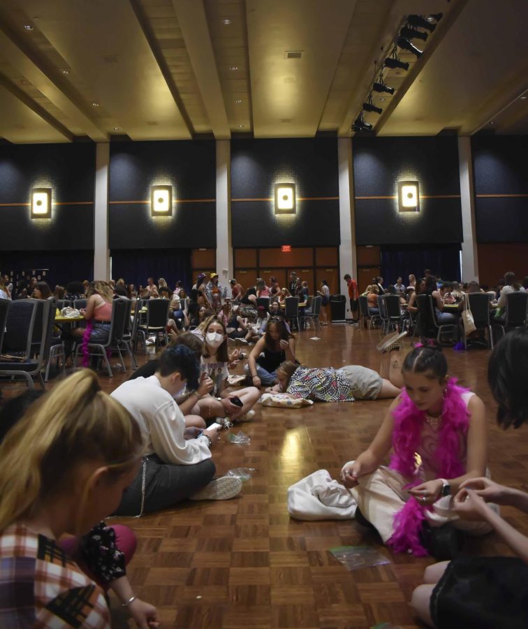 Students enjoy creating beaded jewelry, snacks, and music at the Harry Styles listening party on Sept. 10, 2022.