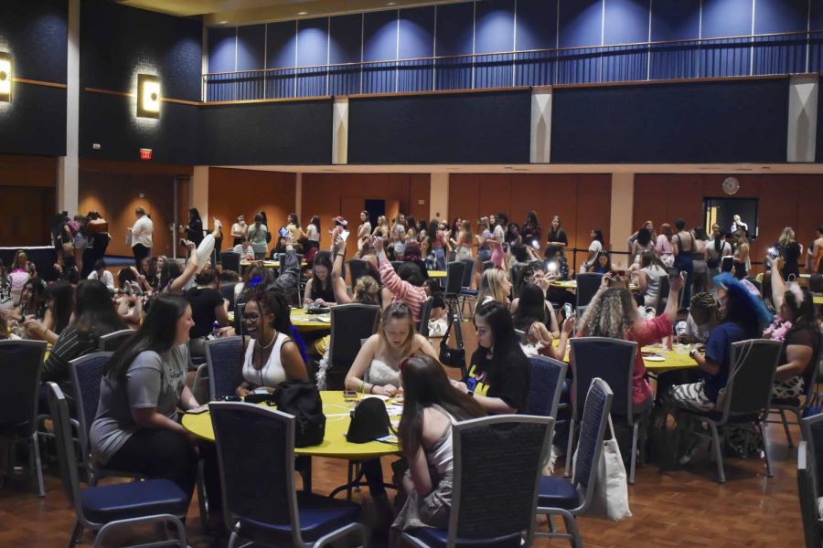 Students enjoy creating beaded jewelry, snacks, and music at the Harry Styles listening party on Sept. 10, 2022.