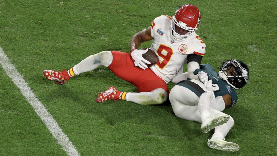 JuJu Smith-Schuster makes a catch against James Bradberry during the third quarter in Super Bowl LVII at State Farm Stadium.
(Rob Carr/Getty Images)