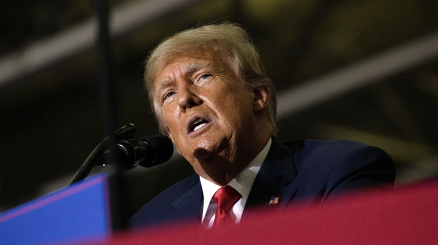 Former President Donald Trump speaks during a Save America rally on October 1, 2022 in Warren, Michigan.
(Emily Elconin/Getty Images)