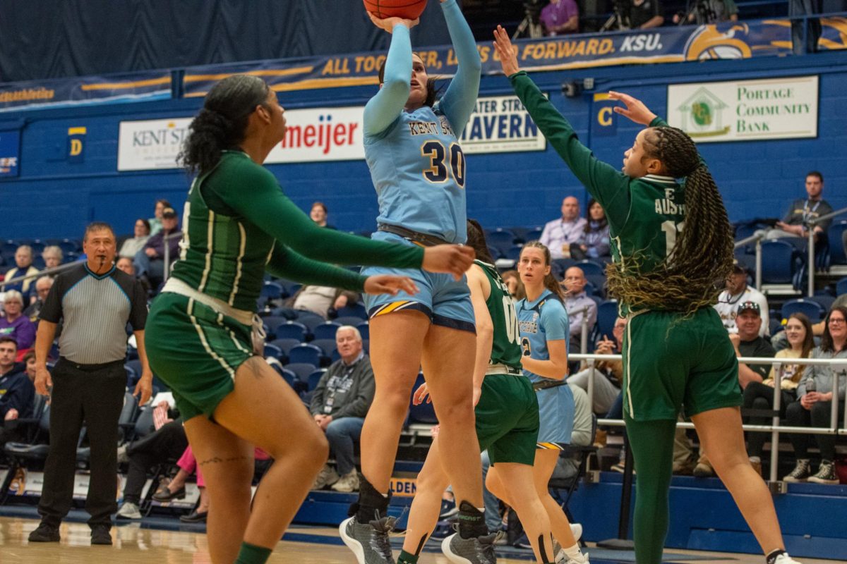 Mikala Morris making a 2-point shot during the Kent State women's basketball game on Jan. 24, 2024.