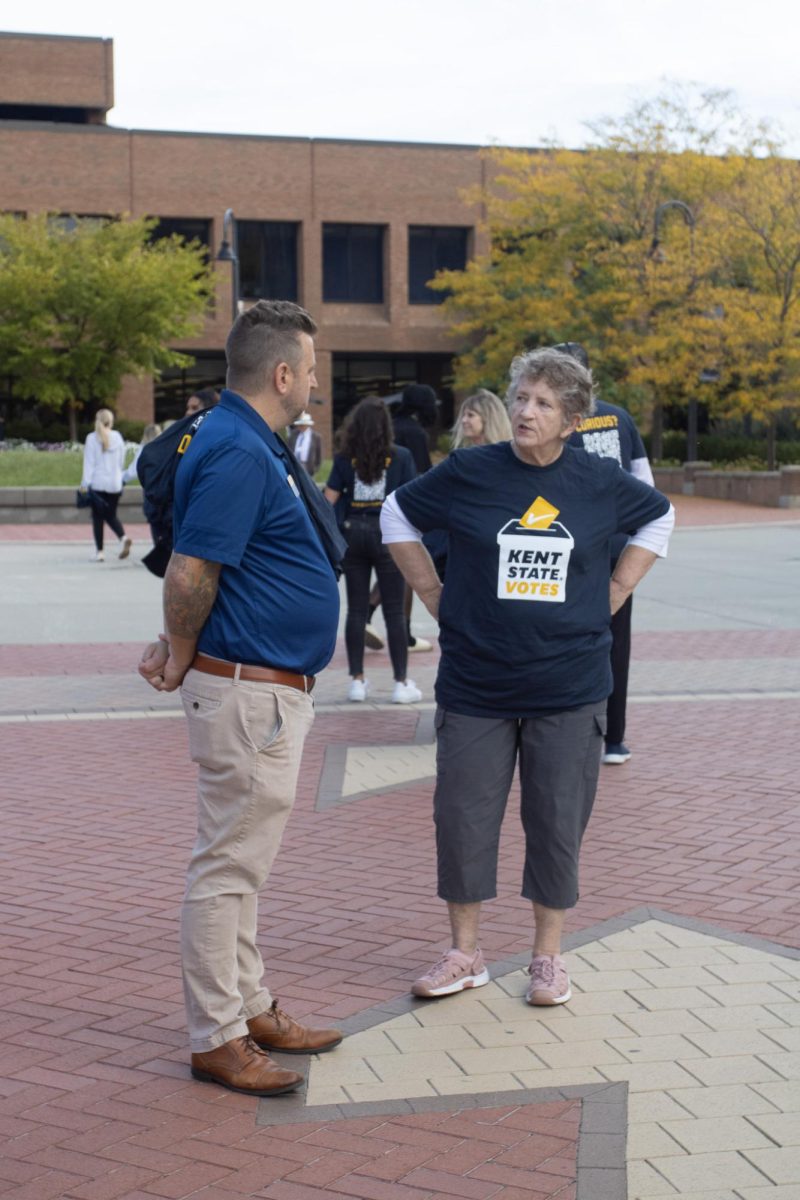 Barbara Hipsman Springer talks with Kent State staff members about the importance of getting their students to vote on Sept. 17, 2024.