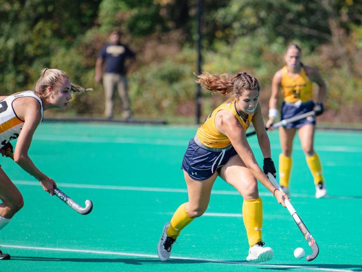 Kent State sophomore and midfielder Eva Usoz rushes the ball through the middle during the first quarter, Oct. 4, 2024.