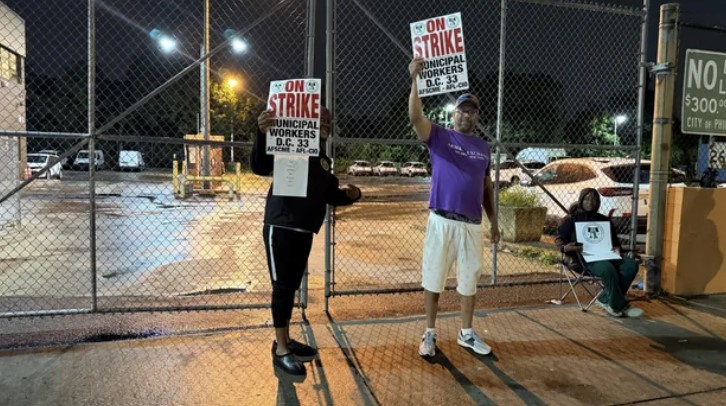 AFSCME District Council 33 picketing early Tuesday morning after the strike was announced. It's the first since 1986.