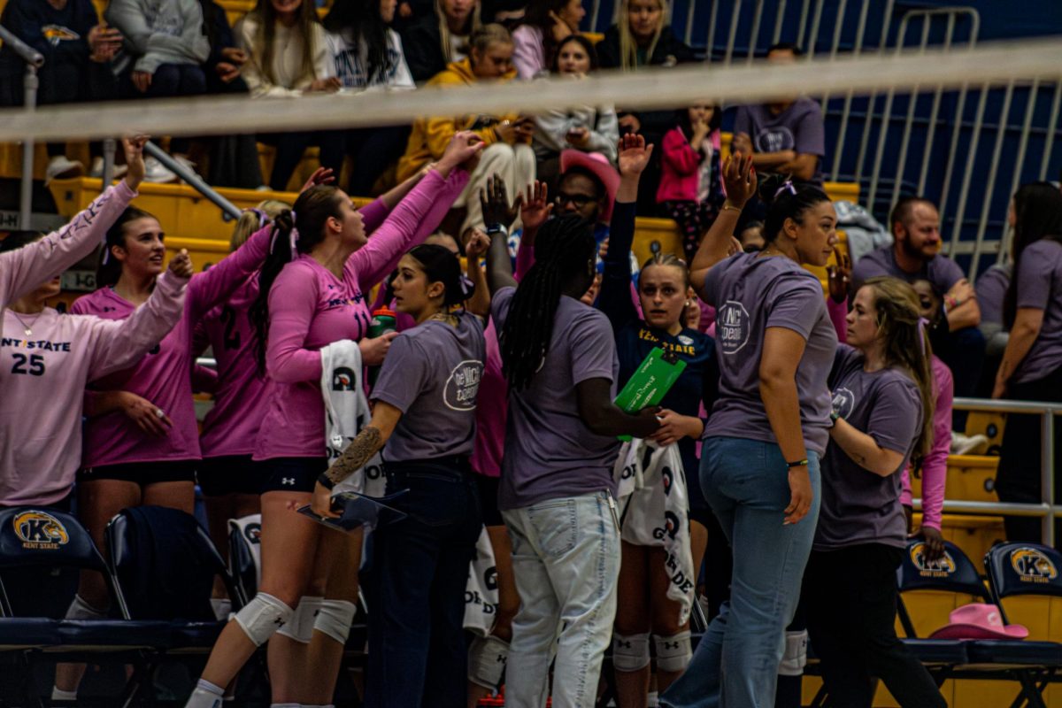 Womans volleyball team gathers to prepare to go against Central Michigan Chippewas Oct. 24, 2025