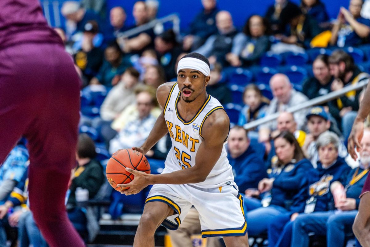 Kent junior Jahari WIliamson assumes triple threat position during the men's basketball game against Central Michigan University on Feb. 24, 2026.